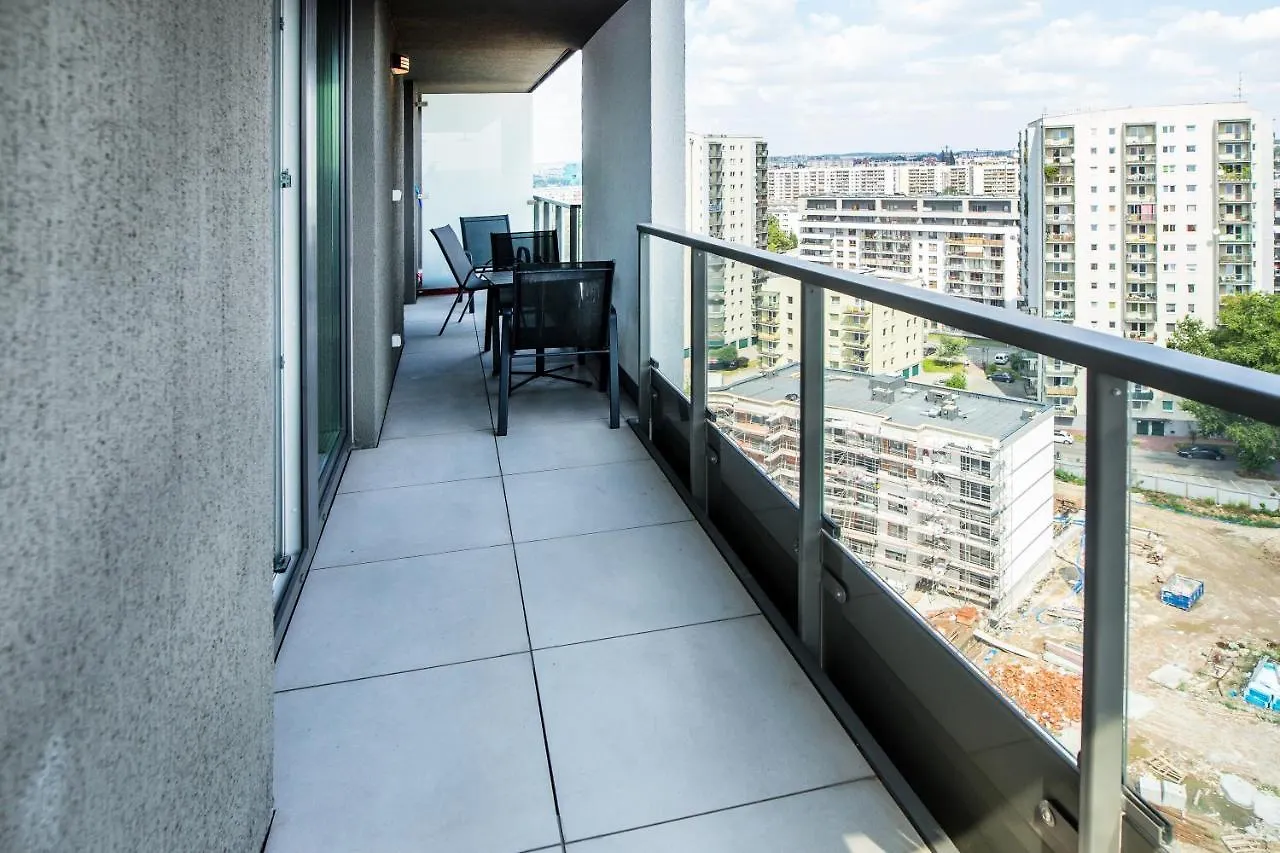 Mogilska Tower Apartments Near Tauron Arena By Inpoint - Free Underground Parking Krakow Poland