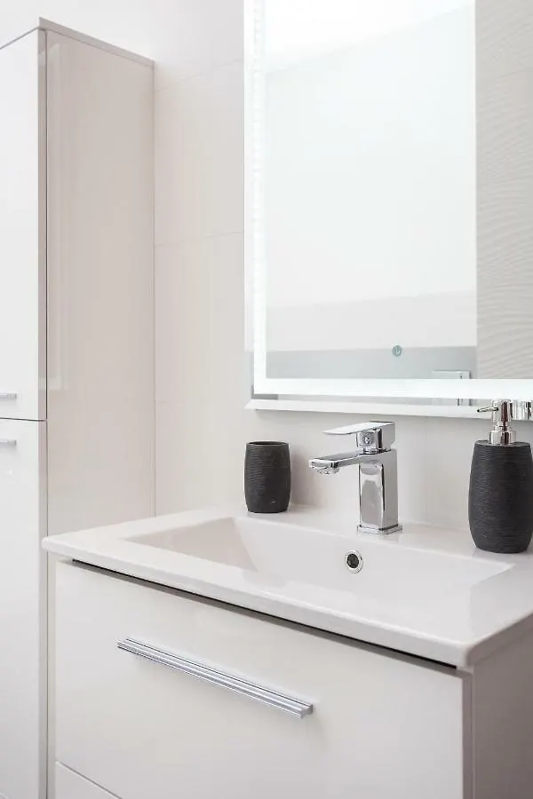 Mogilska Tower Apartments Near Tauron Arena By Inpoint - Free Underground Parking Krakow 0*,  Poland